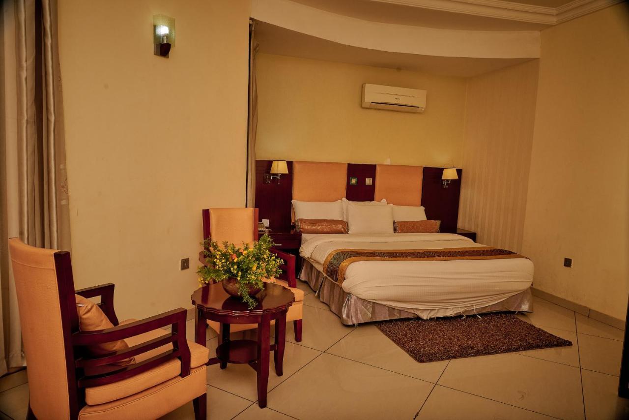 Barcelona Hotels, Abuja Mobushipe Eksteriør bilde