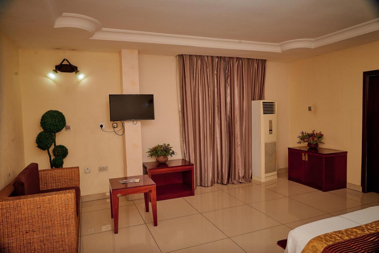 Barcelona Hotels, Abuja Mobushipe Eksteriør bilde
