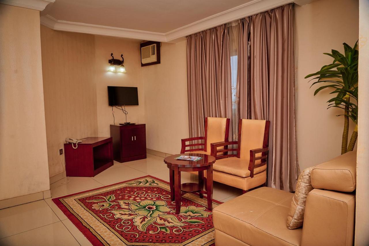 Barcelona Hotels, Abuja Mobushipe Eksteriør bilde