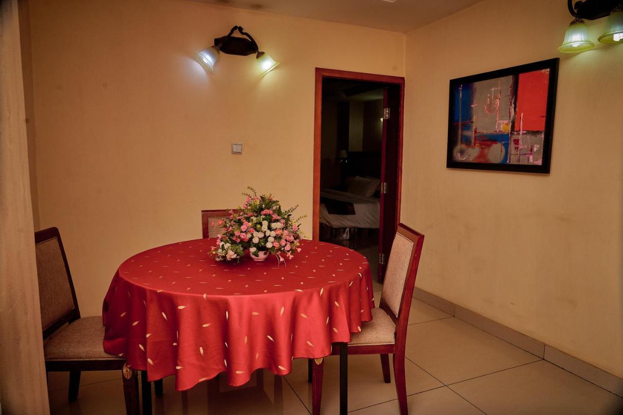 Barcelona Hotels, Abuja Mobushipe Eksteriør bilde