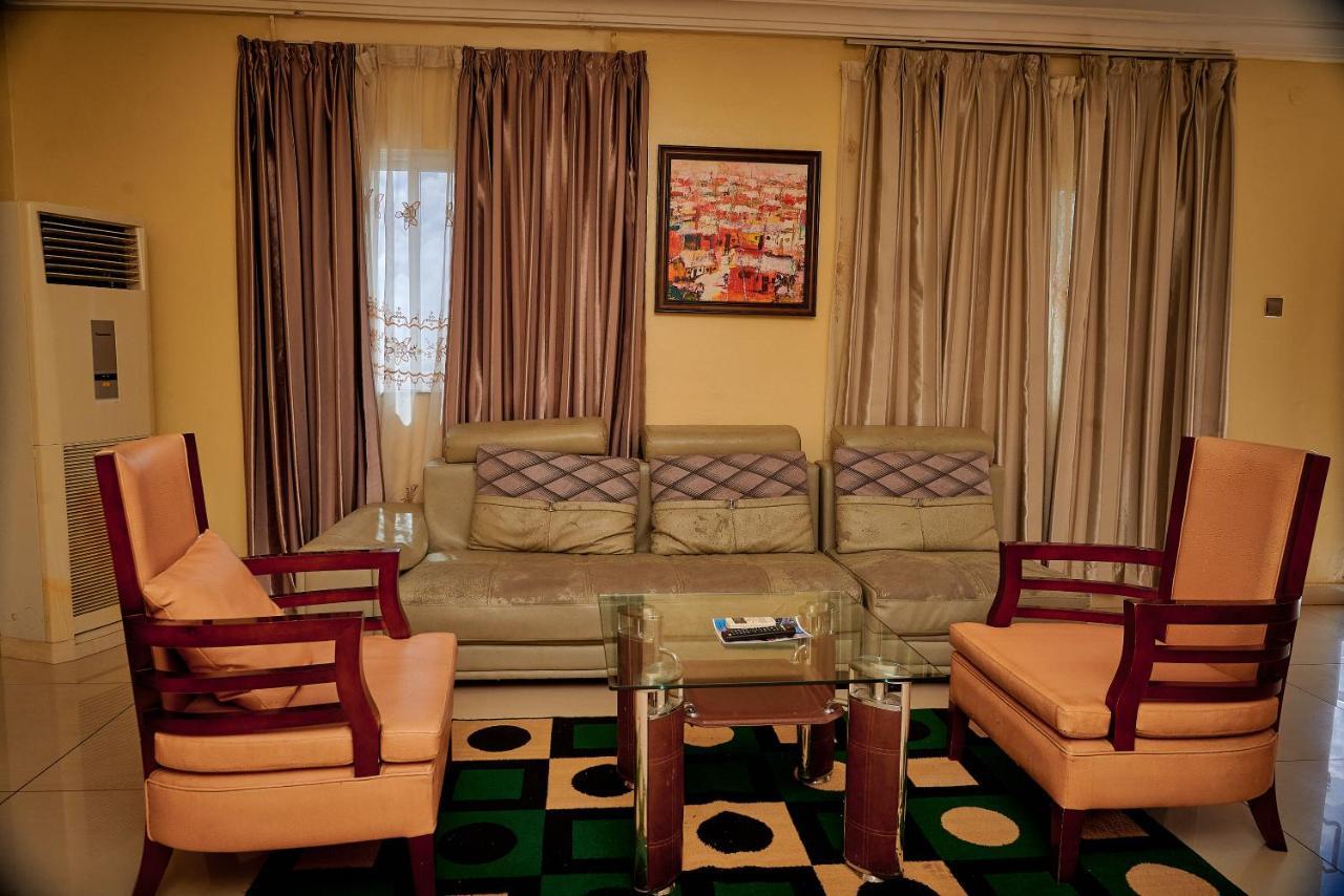 Barcelona Hotels, Abuja Mobushipe Eksteriør bilde