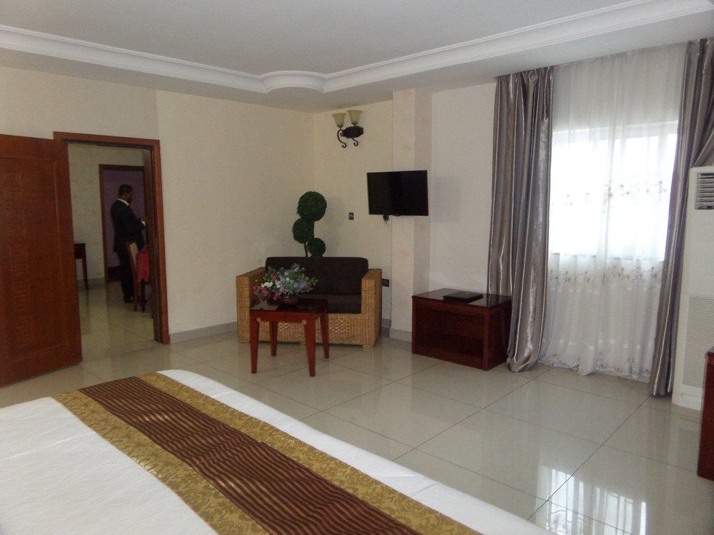 Barcelona Hotels, Abuja Mobushipe Eksteriør bilde