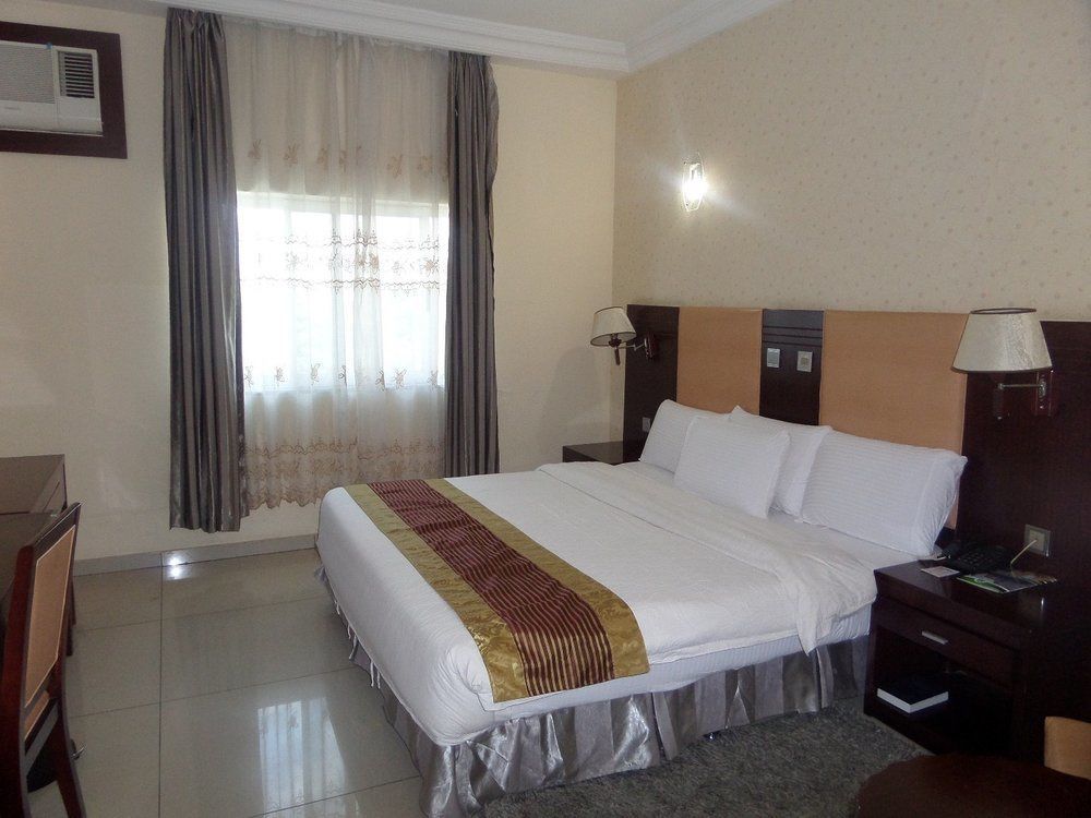 Barcelona Hotels, Abuja Mobushipe Eksteriør bilde