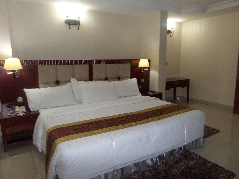 Barcelona Hotels, Abuja Mobushipe Eksteriør bilde