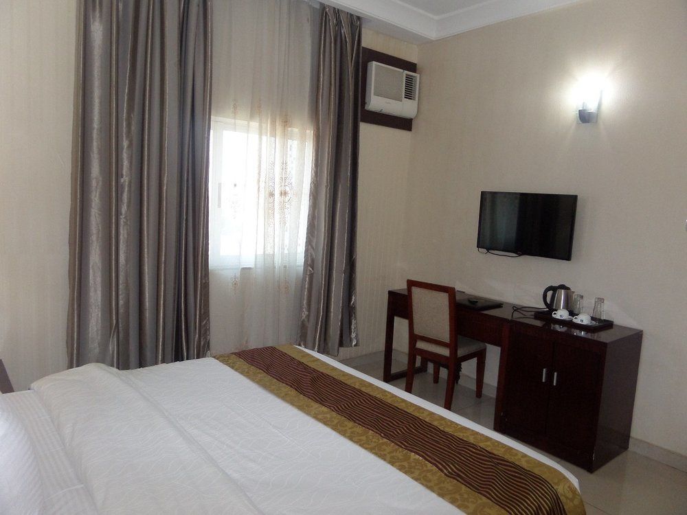 Barcelona Hotels, Abuja Mobushipe Eksteriør bilde