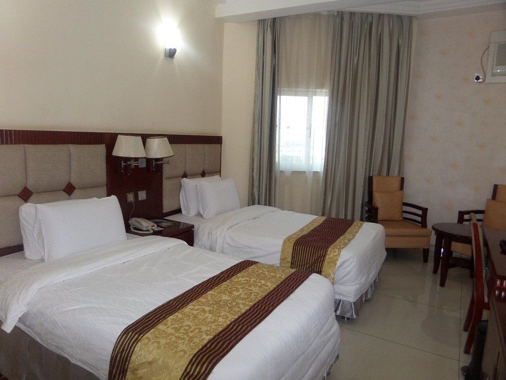 Barcelona Hotels, Abuja Mobushipe Eksteriør bilde