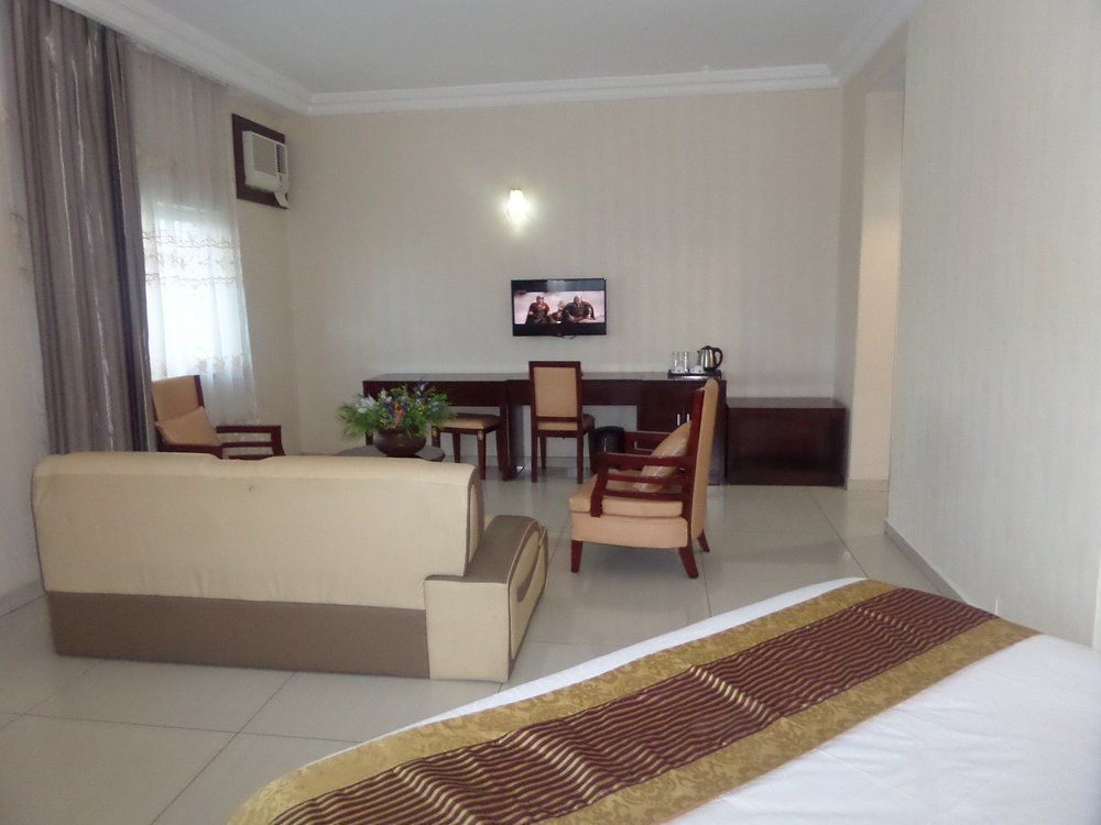 Barcelona Hotels, Abuja Mobushipe Eksteriør bilde