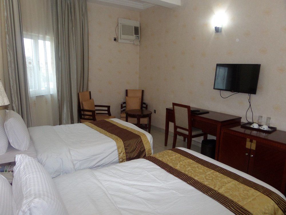 Barcelona Hotels, Abuja Mobushipe Eksteriør bilde